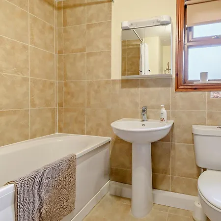 3 Bed In York 93206 * Elvington