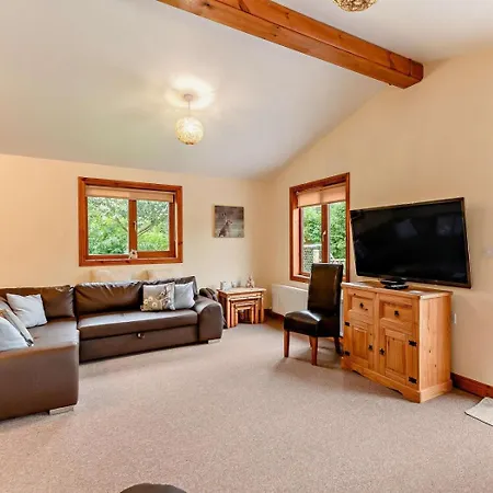 3 Bed In York Oc-93206 * Elvington