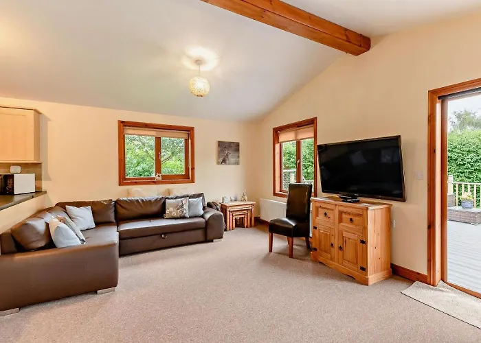 3 Bed In York Oc-93206 * Elvington